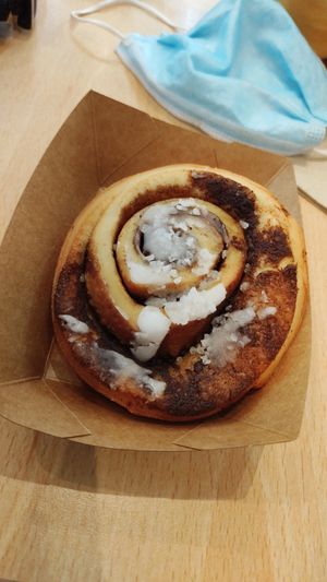 Cinnamon roll. A bit doughy on the edges, but very soft and moist on the inside. I also quite like the sugar on top at Khambú Quart in Valencia