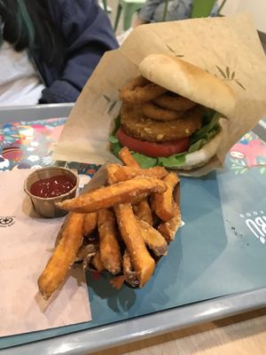 Burger at Khambú Quart in Valencia