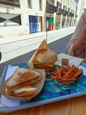  at Khambú Quart in Valencia