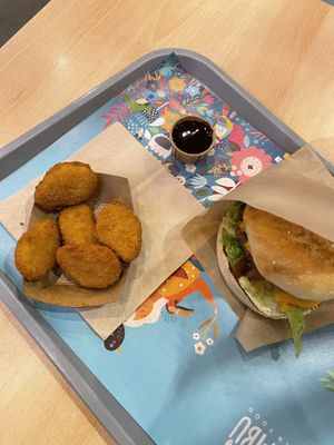 Beyond burger and vegan nuggets  at Khambú Quart in Valencia