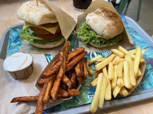 Burgers 😋  at Khambú Quart in Valencia