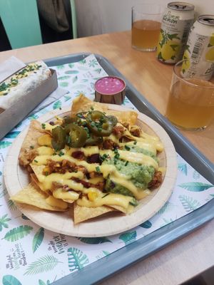 Nachos (pink sauce is tsatziki) at Khambú Quart in Valencia