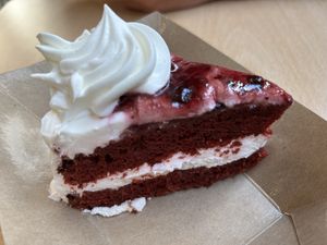 Red velvet cake   at Khambú Quart in Valencia