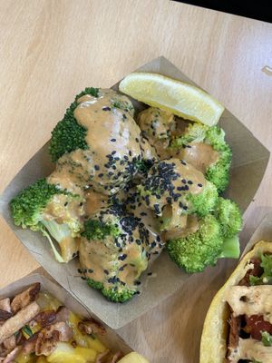 Broccoli with peanut sauce  at Khambú Quart in Valencia