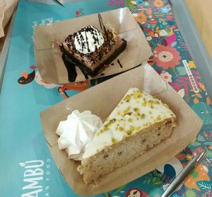 Delicious cakes at Khambú Quart in Valencia