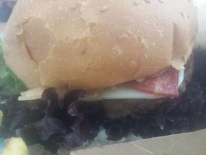 Came with vegan cheese, bacon and caramalised onions at Khambú Quart in Valencia