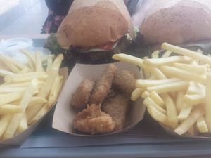 you get a LOT at Khambú Quart in Valencia