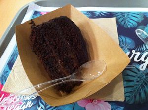 chocolate cake at Khambú Quart in Valencia