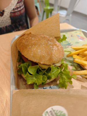 Khambu burger at Khambú Quart in Valencia