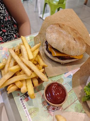  at Khambú Quart in Valencia