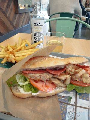  at Khambú Quart in Valencia