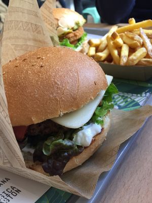 Classic, Mexican and fries! at Khambú Quart in Valencia