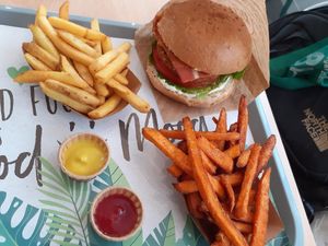 Indiana burger at Khambú Quart in Valencia