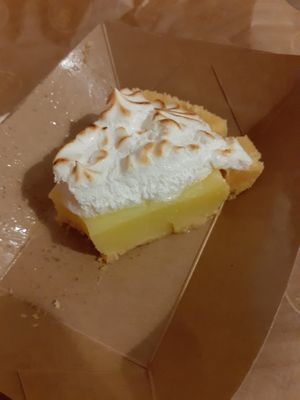 Lemon pie at Khambú Quart in Valencia