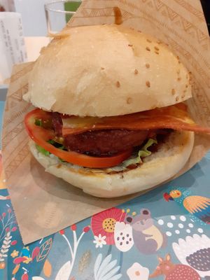 Burger at Khambú Quart in Valencia