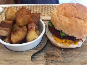 Burger de quinoa vegana at Amorcito in Maldonado