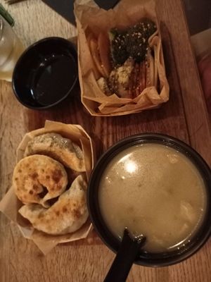 Pan fried dinner box at Mo Mo - Saint-Gilles in Brussels