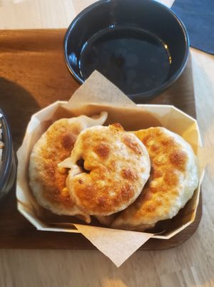 Fried momos at Mo Mo - Saint-Gilles in Brussels
