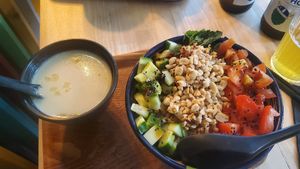 Full plate salad and soup at Mo Mo - Saint-Gilles in Brussels