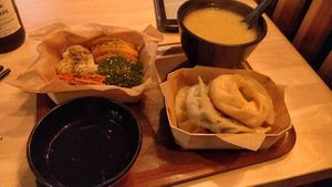 Momo, sauce, veggies, soup. #Veganuary at Mo Mo - Saint-Gilles in Brussels