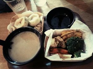 Evening combo dish (vegan and steamed) at Mo Mo - Saint-Gilles in Brussels