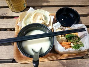 Enjoying lunch on the terrasse at Mo Mo - Saint-Gilles in Brussels