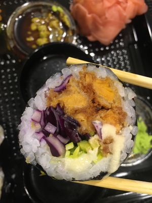 Kusatsu (red cabbage, leek, sweet potato tempura) at Sushi Plaza in Tallinn