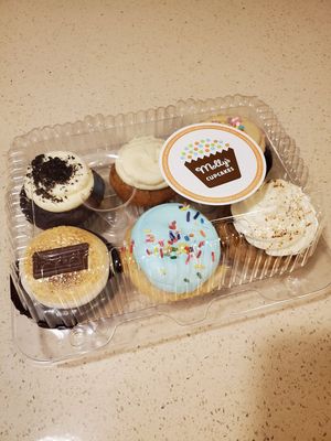 Vegan and non vegan cupcakes! at Molly's Cupcakes in Des Moines