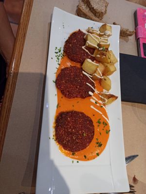 "Hamburguesas” at Black Salad in Vitoria Gasteiz