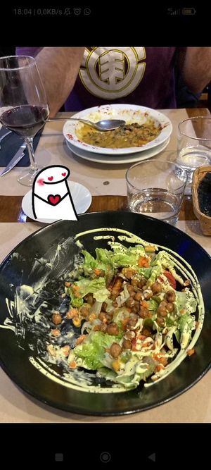 Ensalada de otoño y potaje de alubia carilla at Black Salad in Vitoria Gasteiz