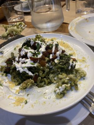 Fideuá de pesto vegano  at Black Salad in Vitoria Gasteiz