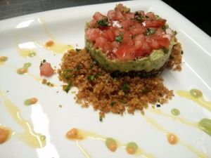 Tartar de Quinoa Roja, Tomate y Guacamole en un Jardín de Primavera / Red Quinoa Tomato and Guacamole Tartar in a Spring Jarden at Black Salad in Vitoria Gasteiz
