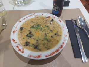 Menu of the day / First / White bean stew at Black Salad in Vitoria Gasteiz