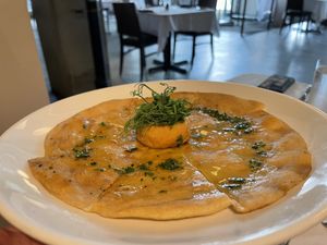Hummus & Naan (vegan)  at HoQ in Des Moines