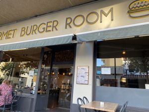 Gut zu finden!   at Gourmet Burger Room in Marbella