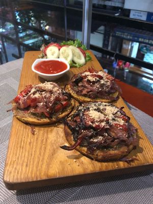 Vegan pizza at The Veg - Organic Vego and Tea in Hanoi