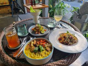 Ramentic Special (in front), Vegan Pad Thai (r) and "Prawn" Avo Salsa (with tofu instead of prawns) at Herb Library  in Ubud