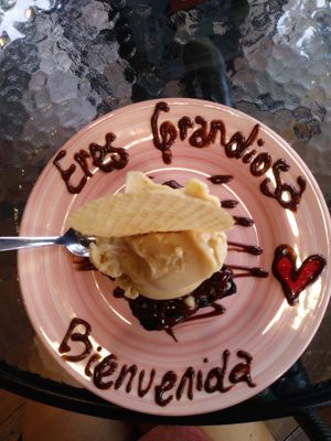 Brownie with vanilla ice cream at Moitre Helado Vegano in Medellin