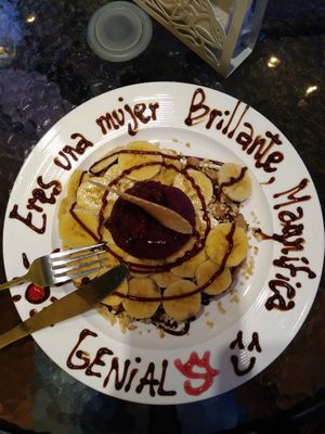 The sweetest, kindest messages on my plate at Moitre Helado Vegano in Medellin