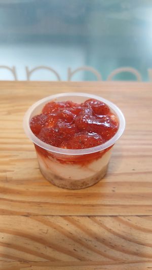 Cheesecake de morango at Vegano SP in Sao Paulo