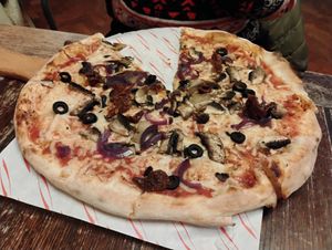Veganised 'Rustica' pizza at The Star Inn in South East London