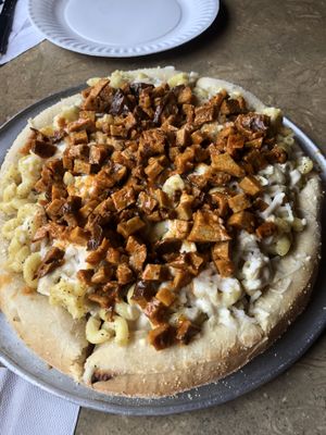 Buffalo seitan mac and cheese pizza at Little Nook Cafe in West Sayville