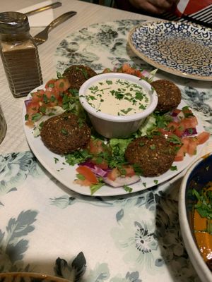 Falafels with vegan dip at Ilili in Tenerife