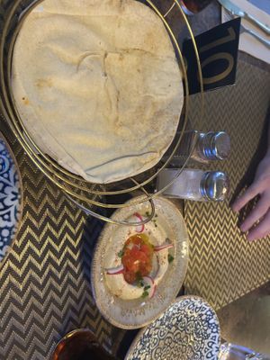 Hummus and bread   at Ilili in Tenerife