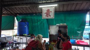 Vegetarian chinese sign at Pasar Sin On - Vegetarian Stall in Tawau