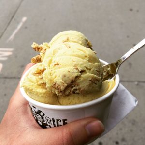 Spicy Vegan Coconut Curry w/ Granola at Black Cat Ice Cream in Des Moines