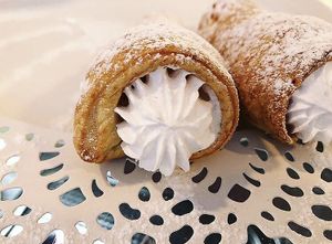 Rurka z kremem  at Lokal Dela Krem in Warsaw