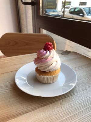 Vegan cupcake  at Lokal Dela Krem in Warsaw