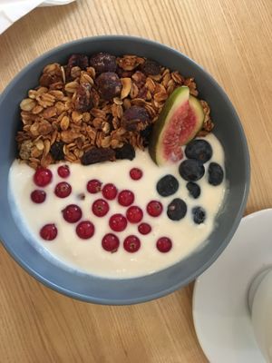 Granola Breakfast at Lokal Dela Krem in Warsaw