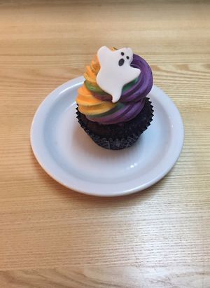special halloween cupcake at Lokal Dela Krem in Warsaw
